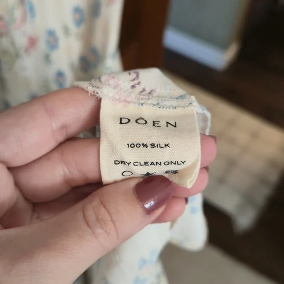 Doen_100% Silk Floral Ruffle-Sleeve Midi Dress in Cream - Picture 8 of 8